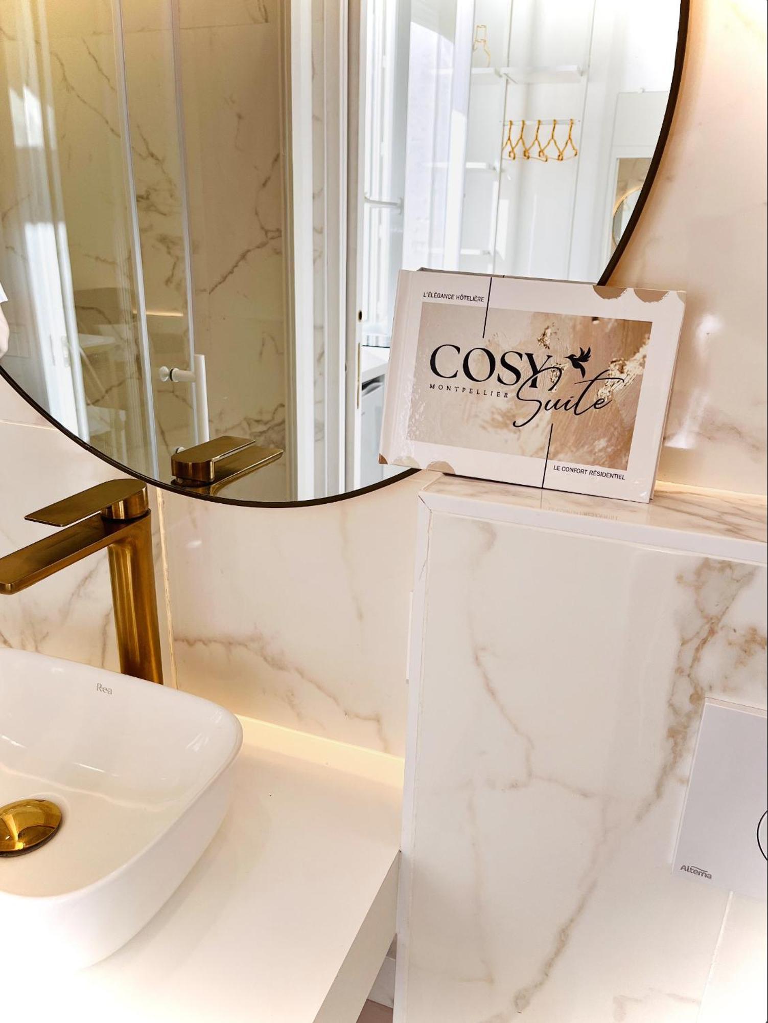Cosy Suite - Elegance & Calme En Hyper-Centre Монпелие Екстериор снимка